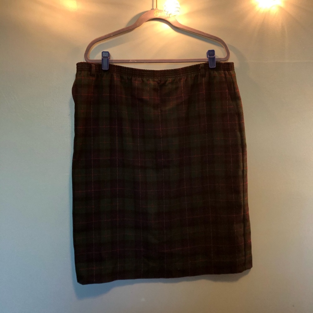A plaid Alfred Dunner skirt